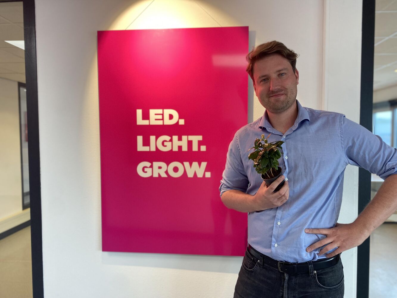 LED, light recipes, greenhouse horticulture and everything around it: Wiki-Wouter gives growers tailor-made advice